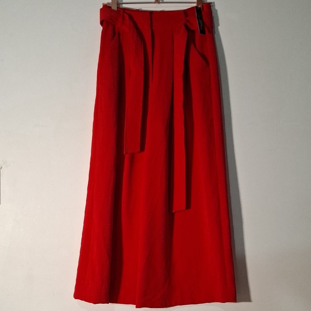 Tahari Marilyn Red Capri Flare Pants Size 0